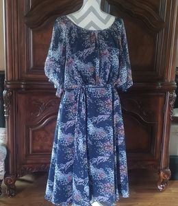 Beautiful Flowy Flattering Dress